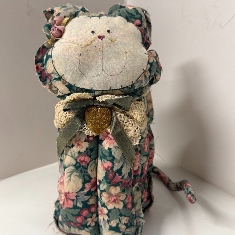 Vintage Primitive Cottage Core Floral Quilt Kitty Cat Handmade